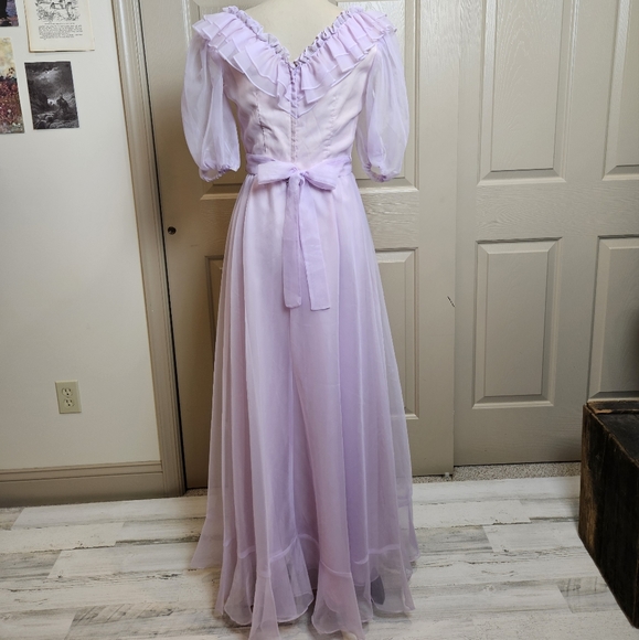Vintage lavender gown - Picture 4 of 6